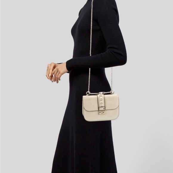 Valentino Garavani Rockstud Cream Bag - Picture 3 of 10